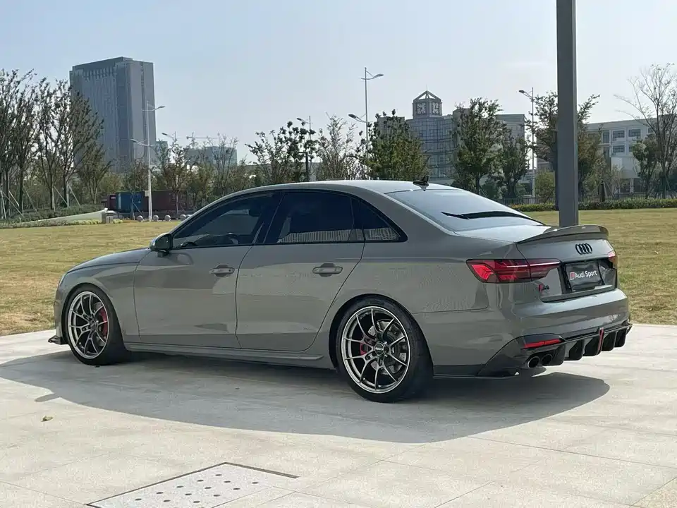 Audi S4