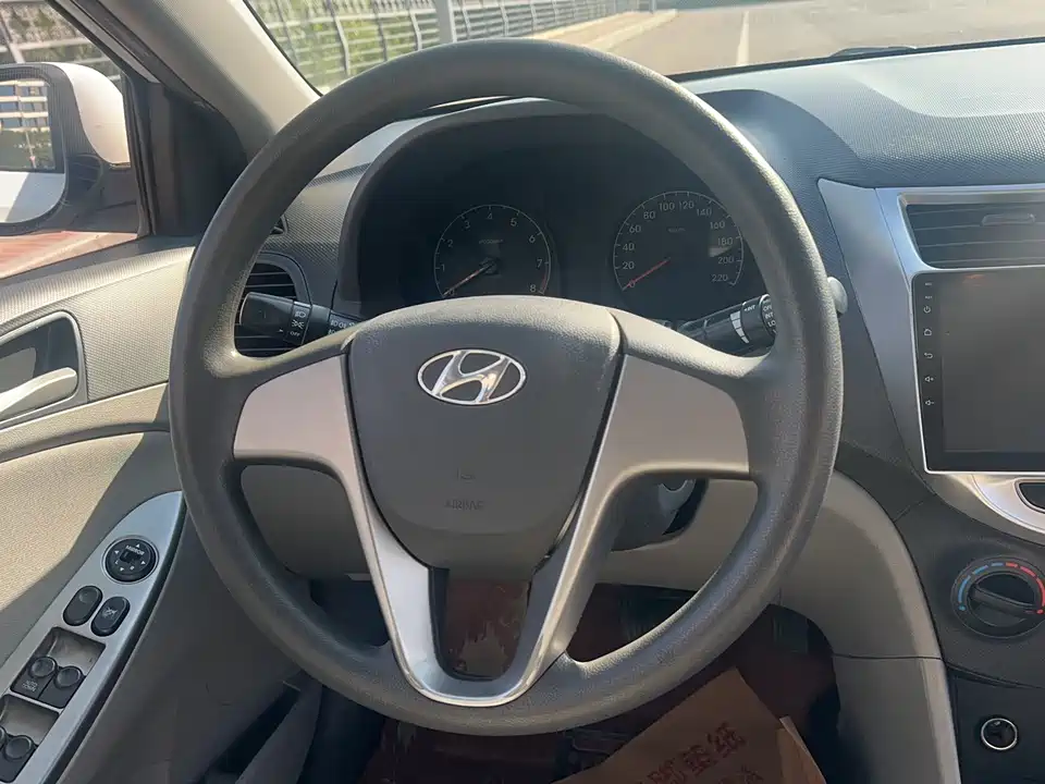 Hyundai Rena