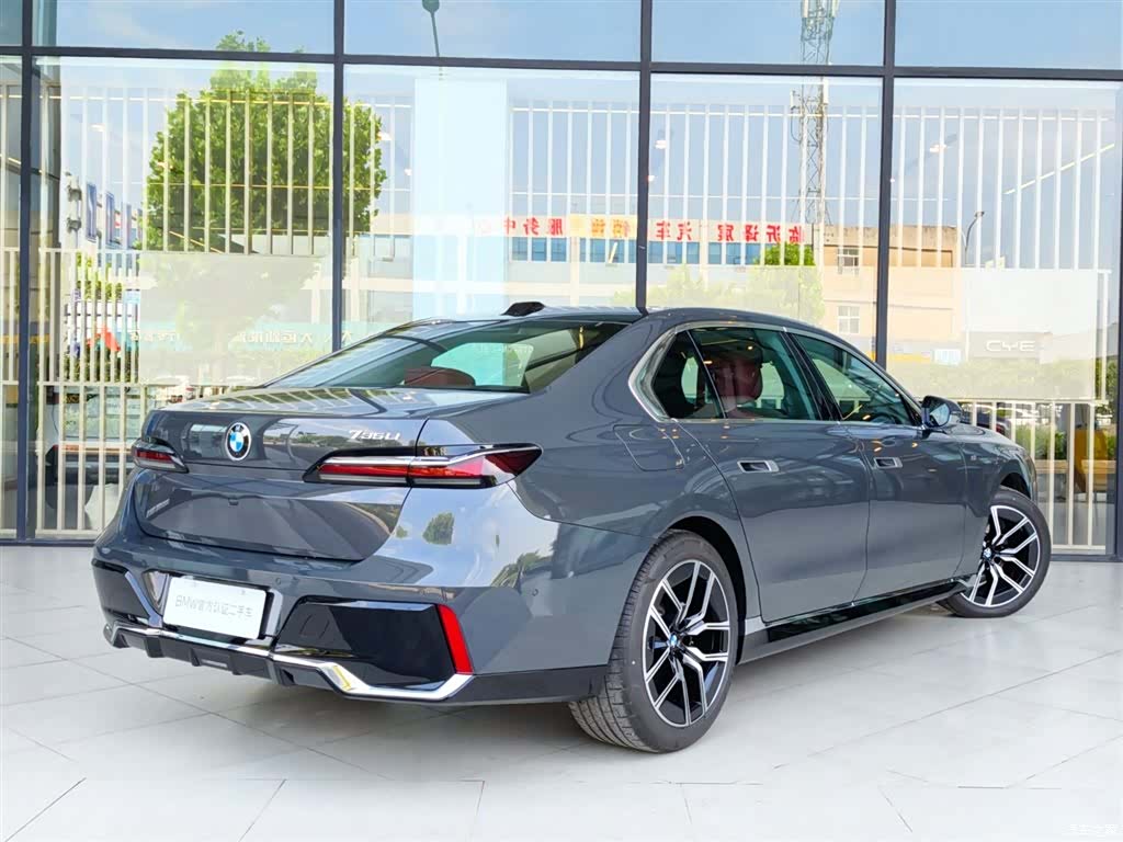 BMW 7 Series, 2025 7