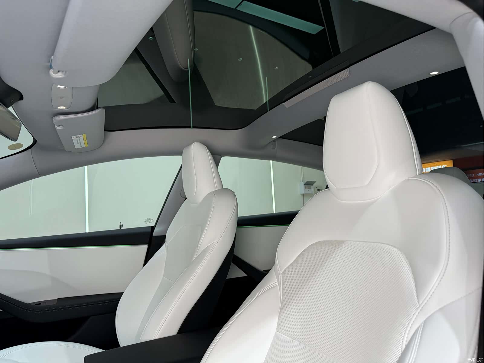 Tesla Model 3, 2024 29