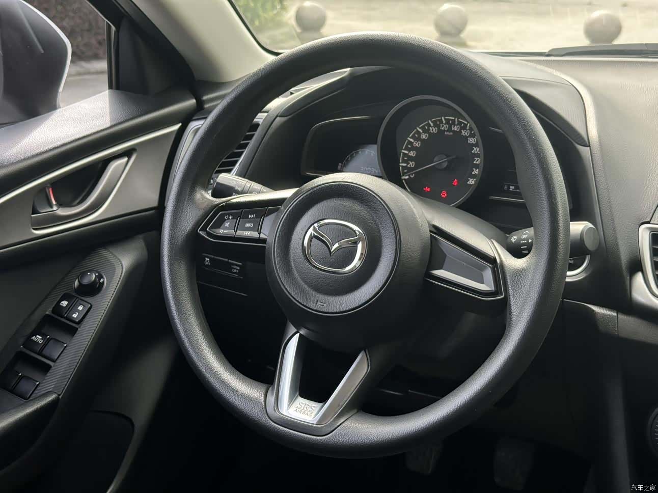 Mazda Mazda3, 2017 8