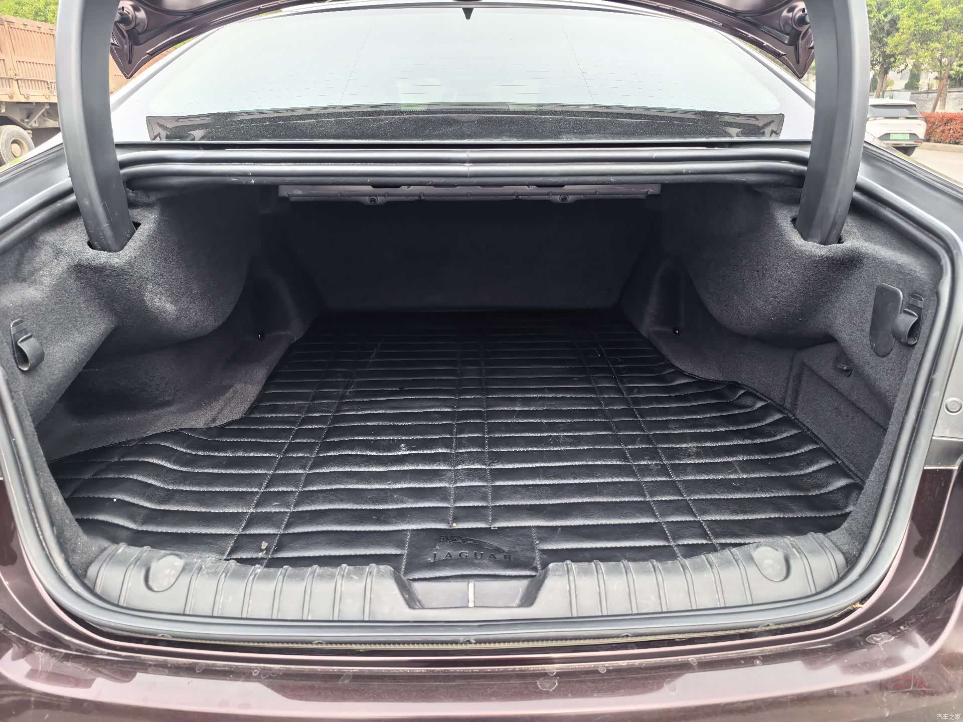 Land Rover XFL, 2016 15