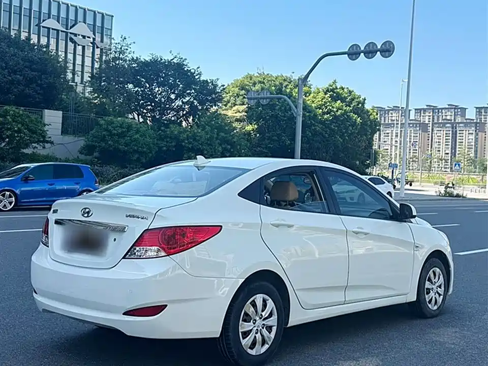 Hyundai Rena