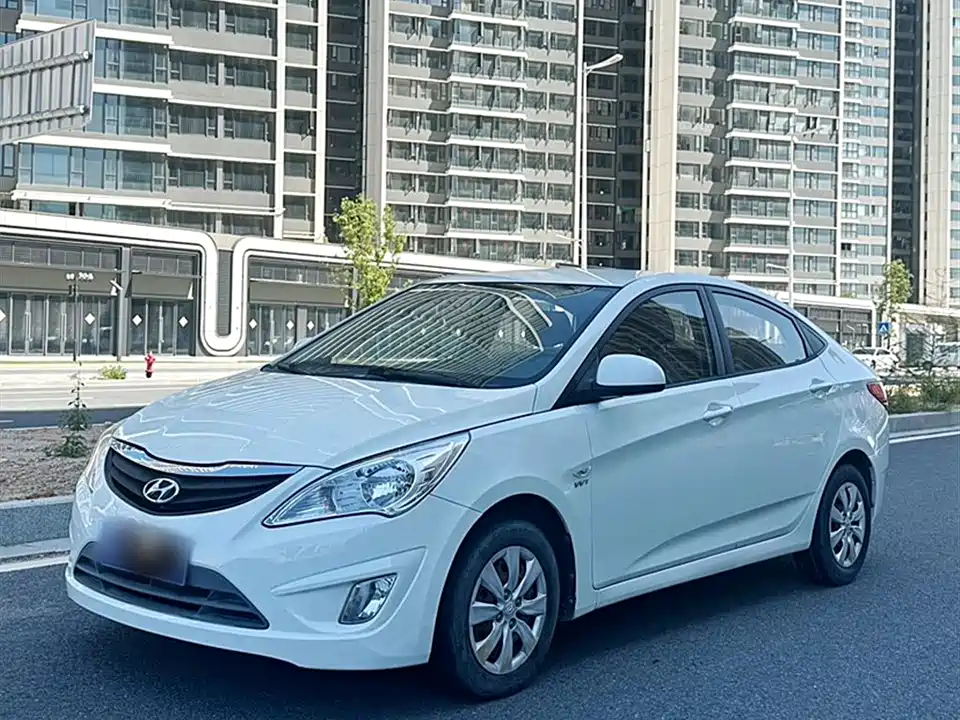 Hyundai Rena