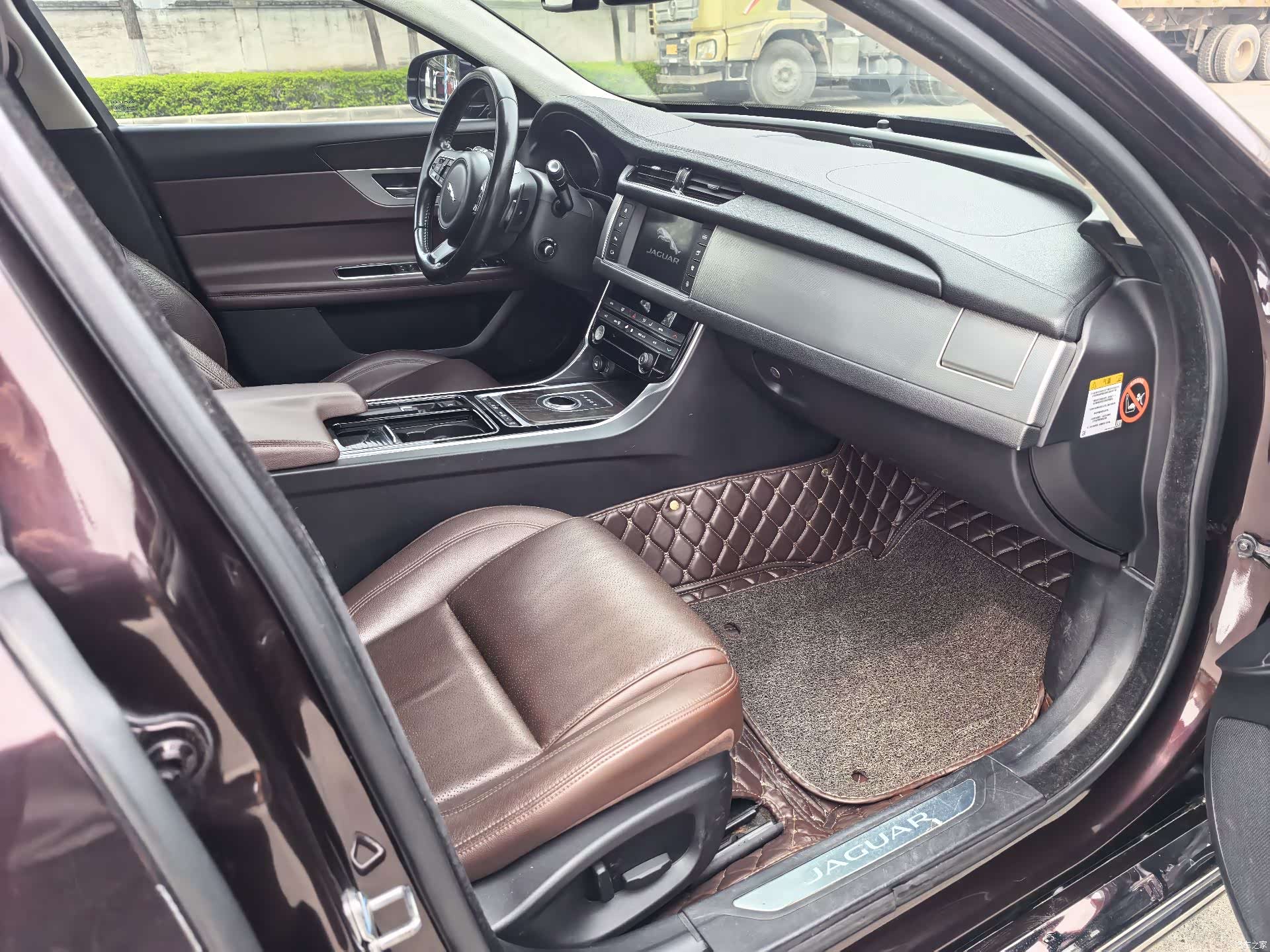 Land Rover XFL, 2016 все фото