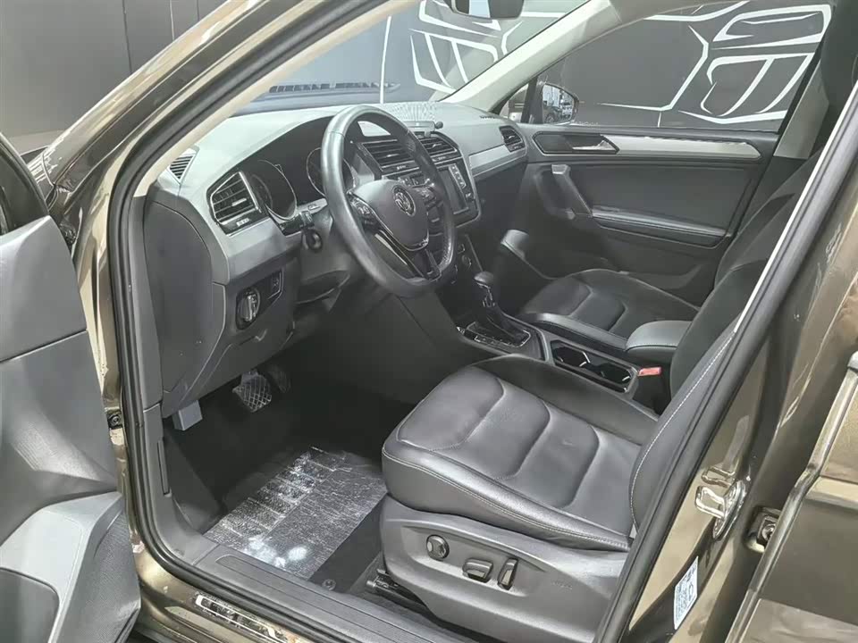 Volkswagen Tiguan L