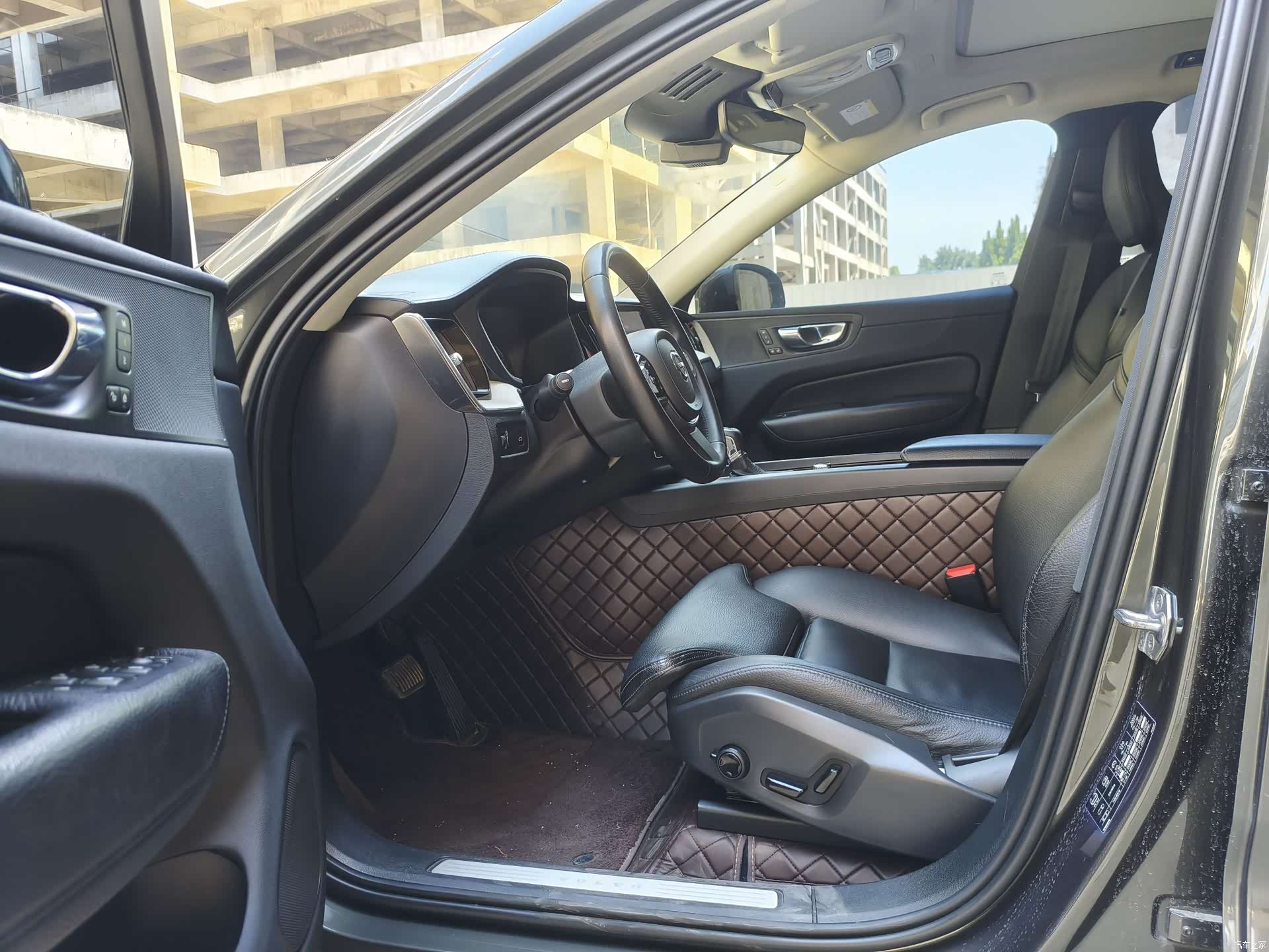 Volvo XC60, 2021 4