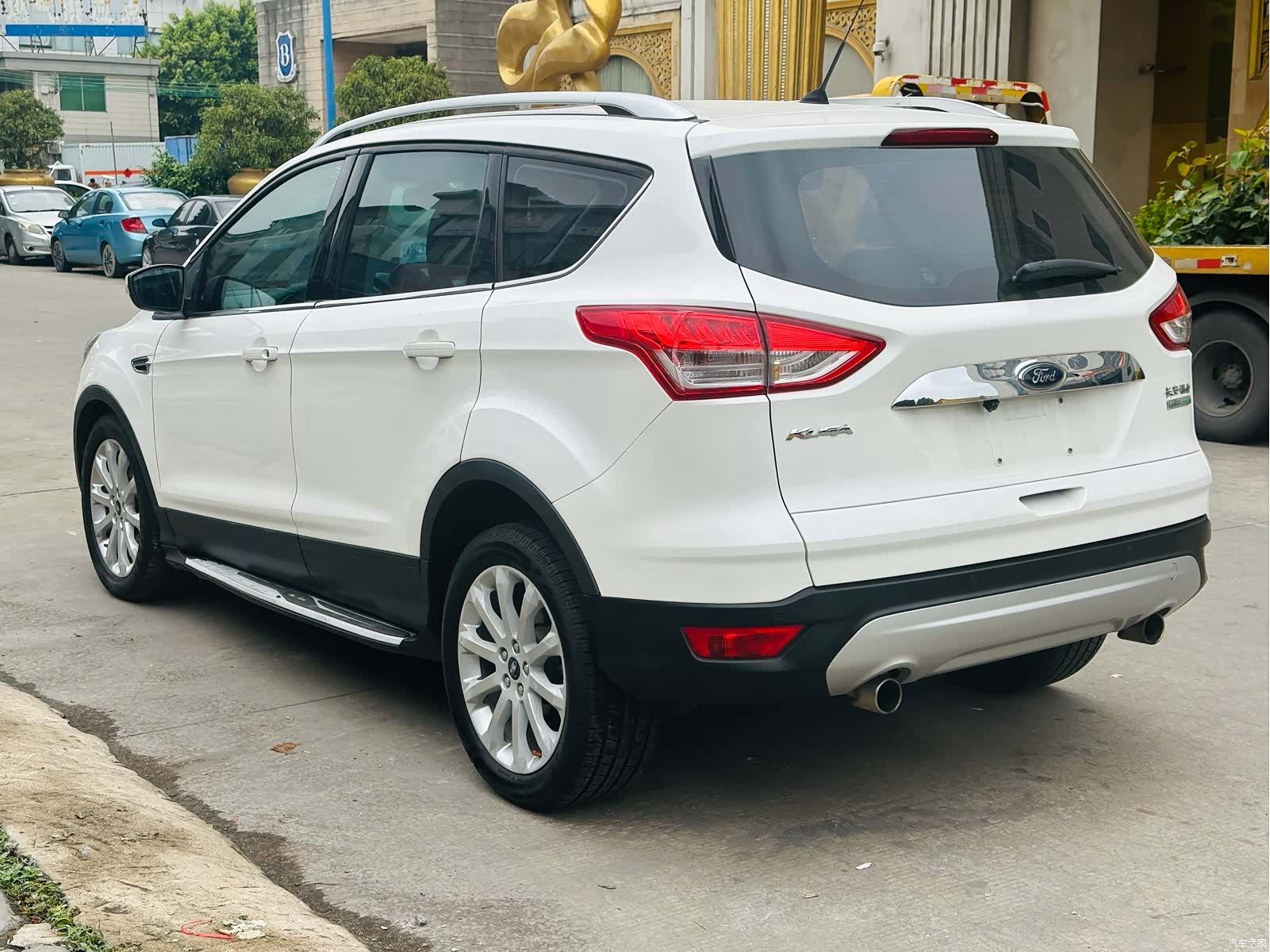 Ford Kuga, 2014 4