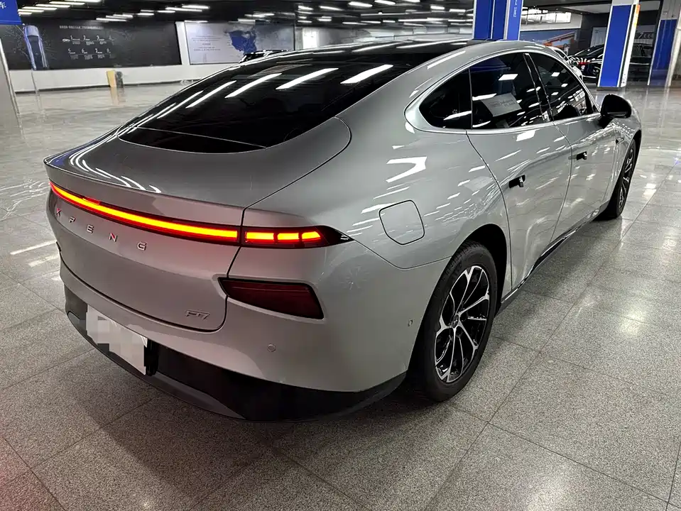 XPENG P7