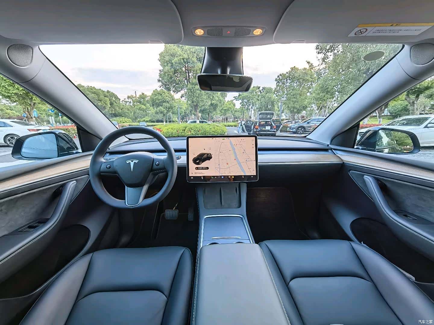Tesla Model Y, 2022 все фото