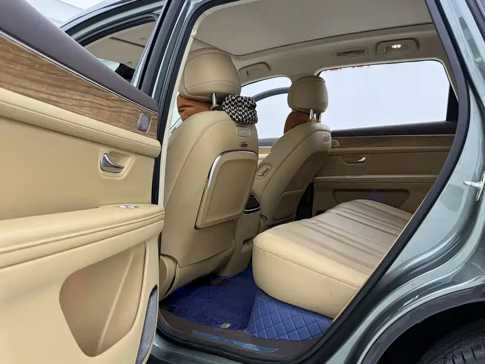 AITO Ask the world M7