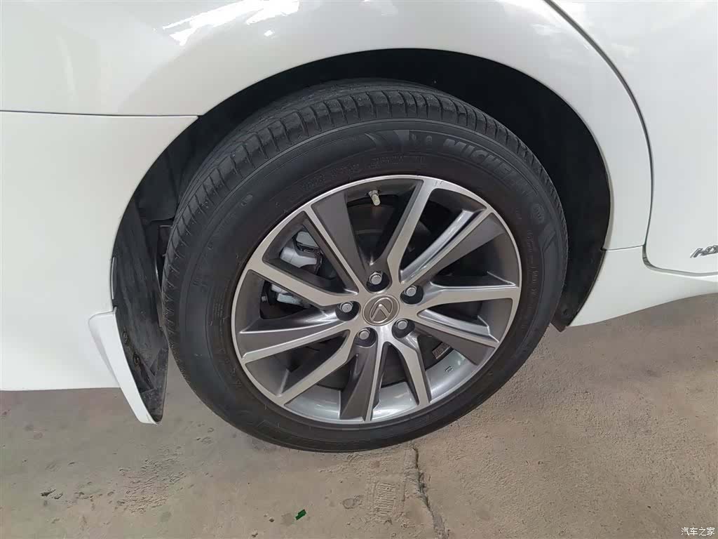Lexus ES, 2018 22