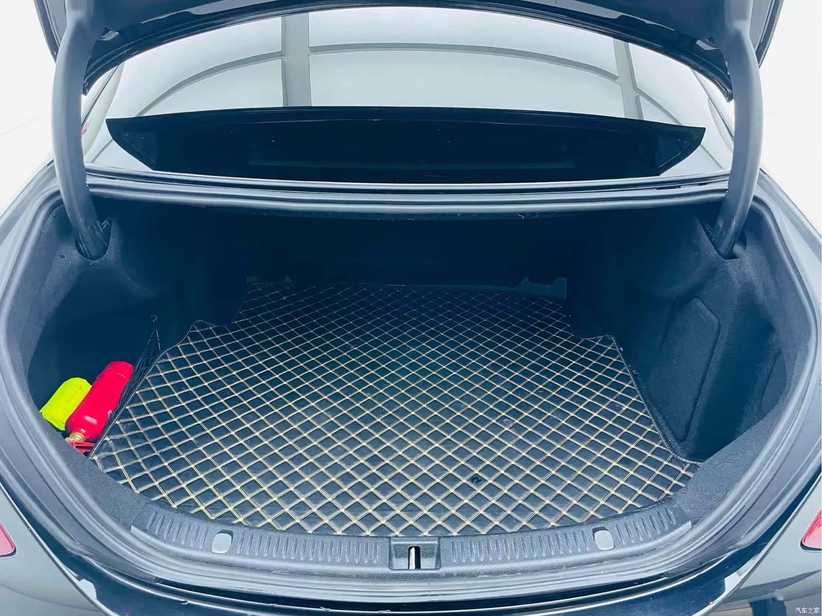 Mercedes-Benz E-Class, 2019 7