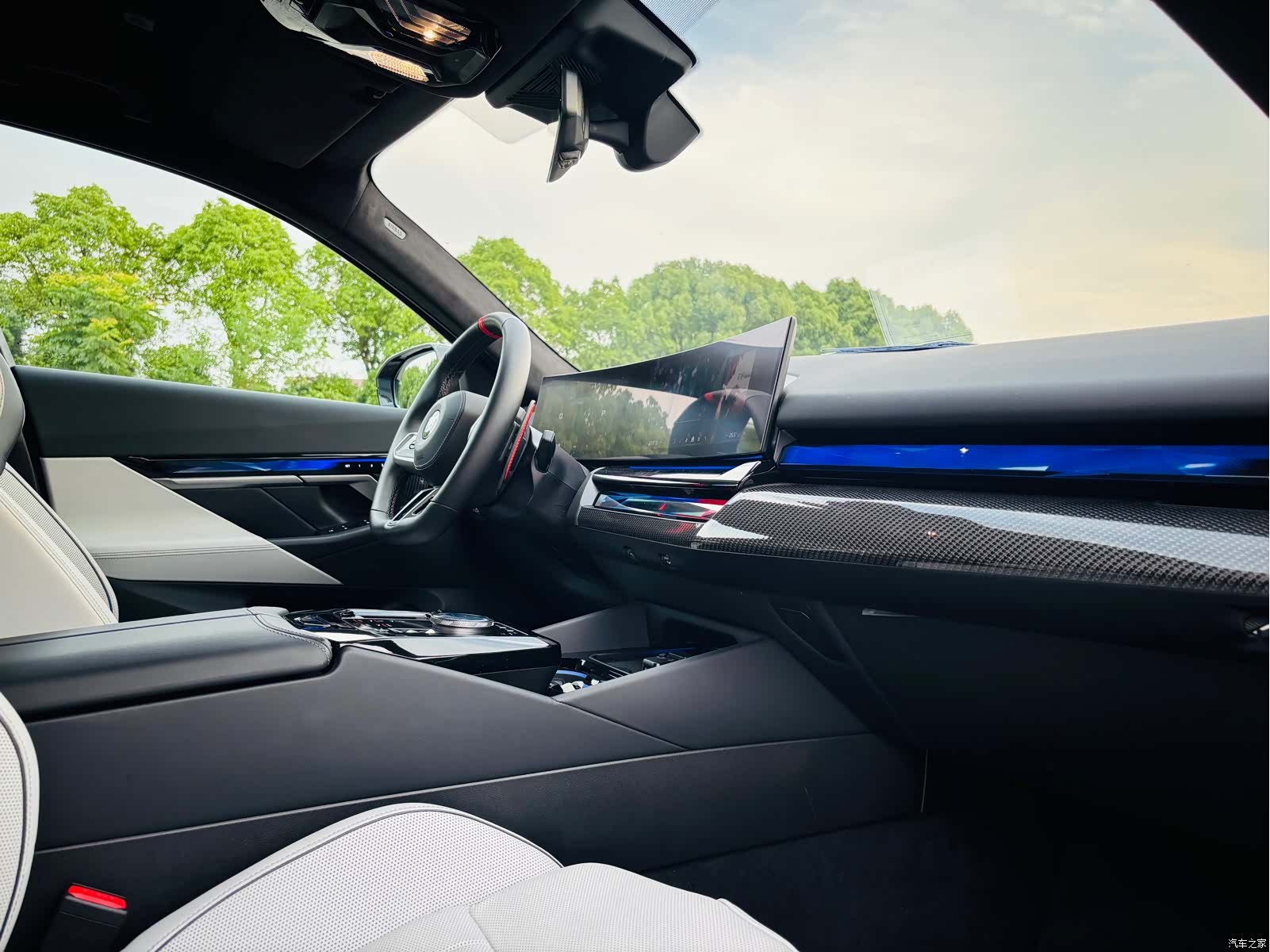 BMW M5, 2026 11