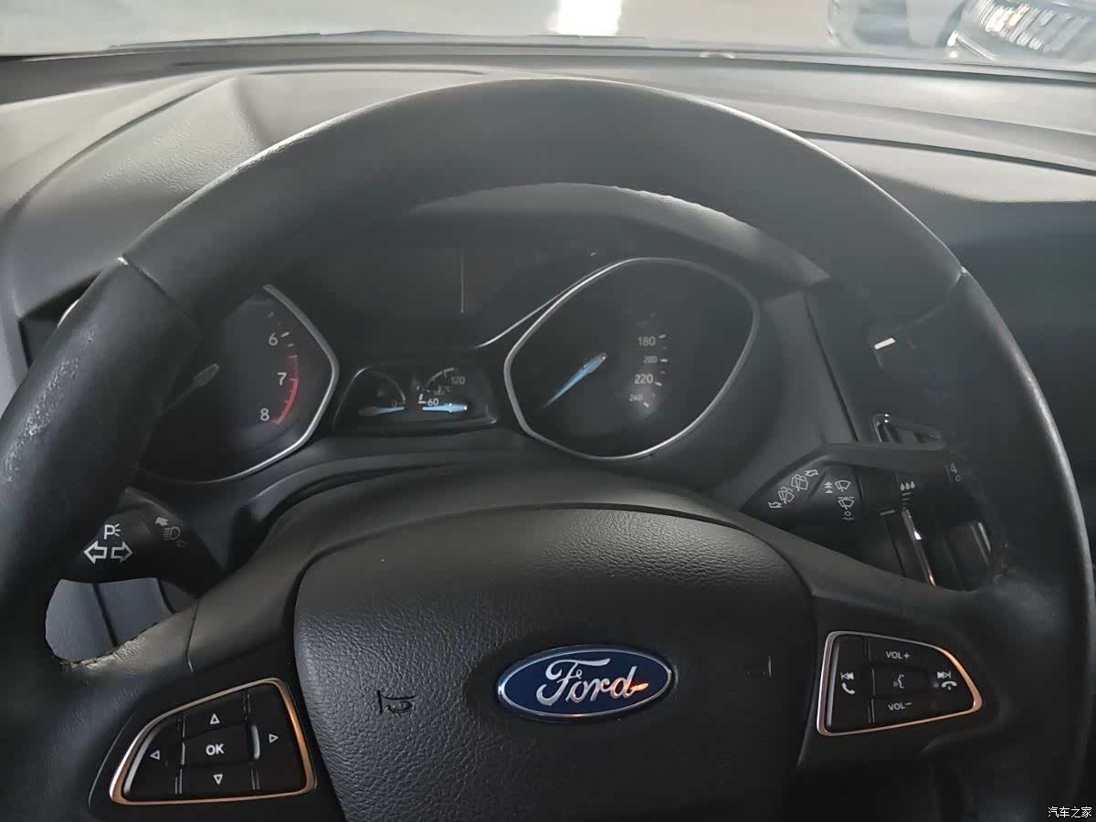 Ford Focus, 2017 12