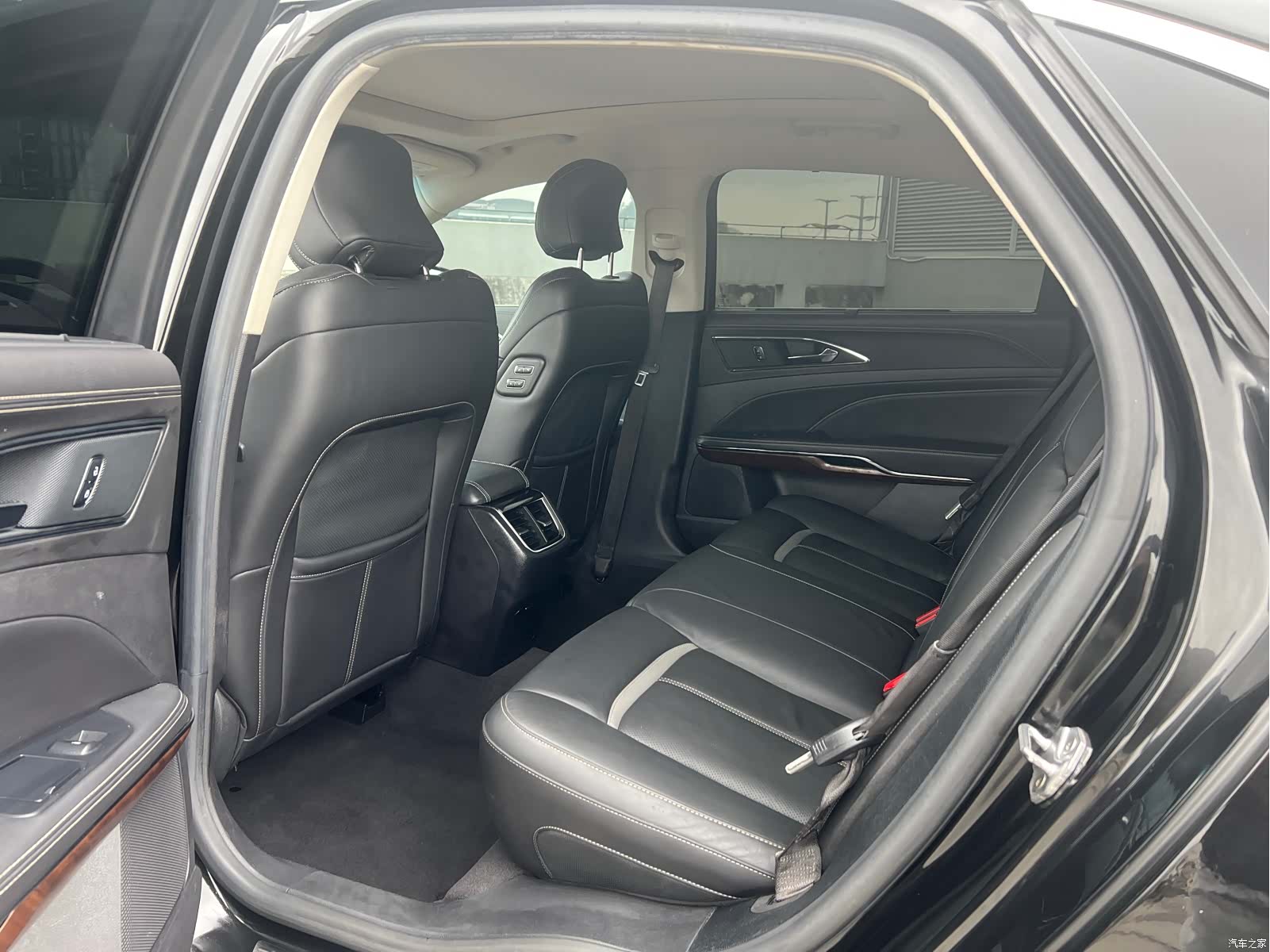 Ford Taurus, 2016 9
