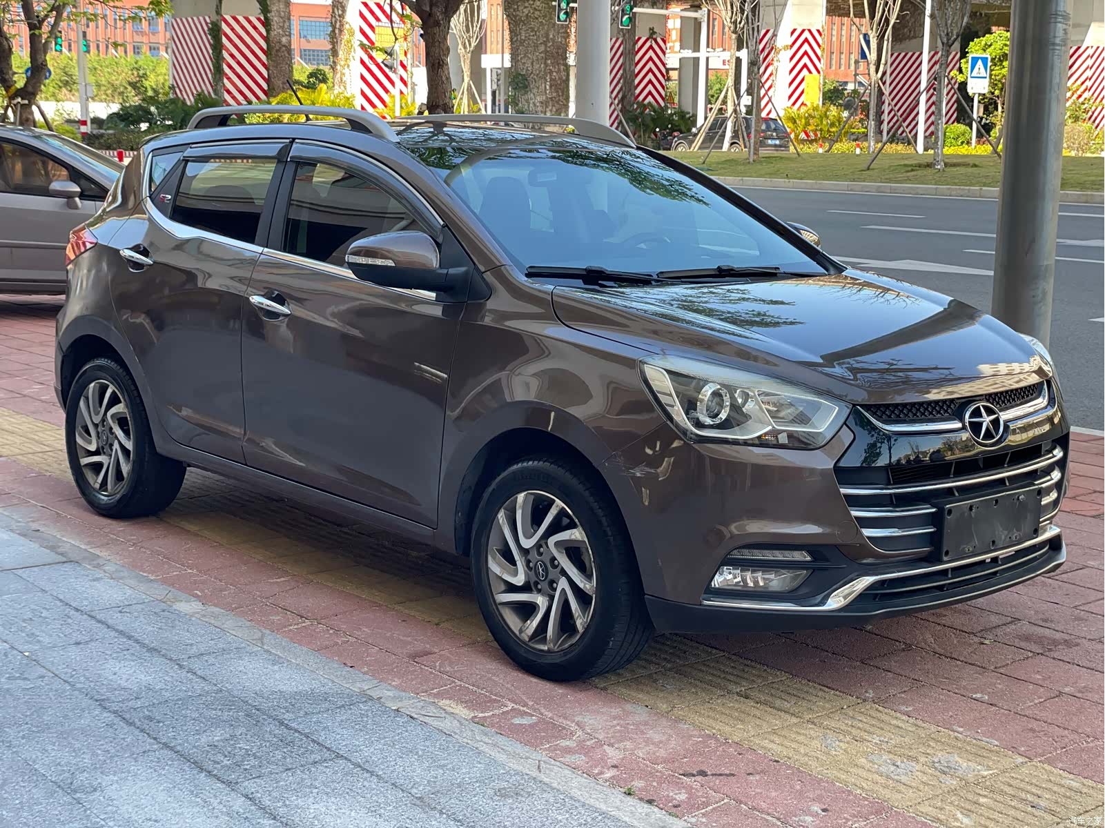 JAC S2, 2015 3