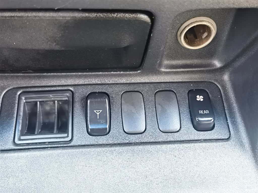 Mitsubishi Pajero, 2004 15