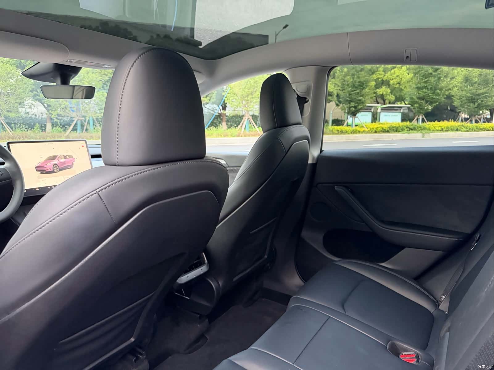 Tesla Model Y, 2024 все фото