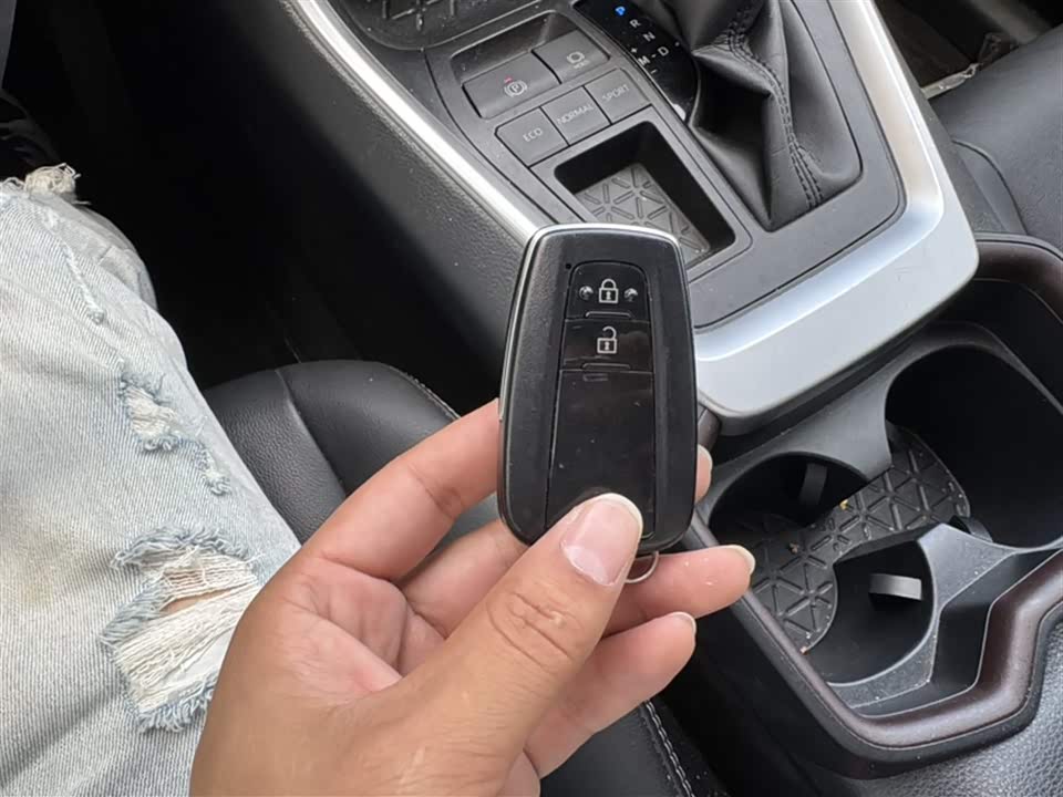 Toyota RAV4 Rongfang