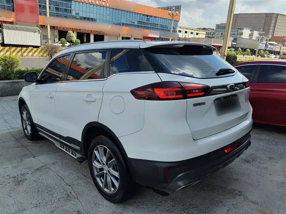 Geely Atlas