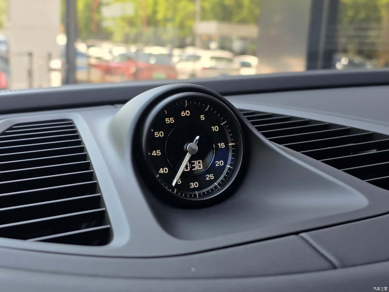 Porsche Macan, 2025 13
