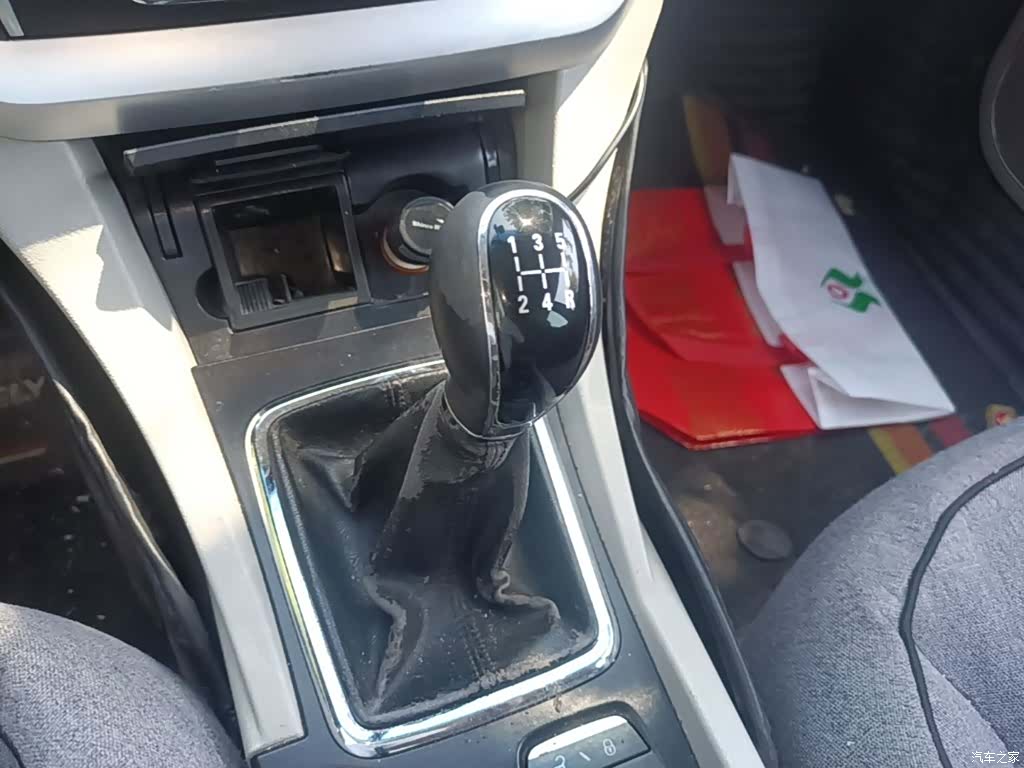 Geely Emgrand, 2015 21