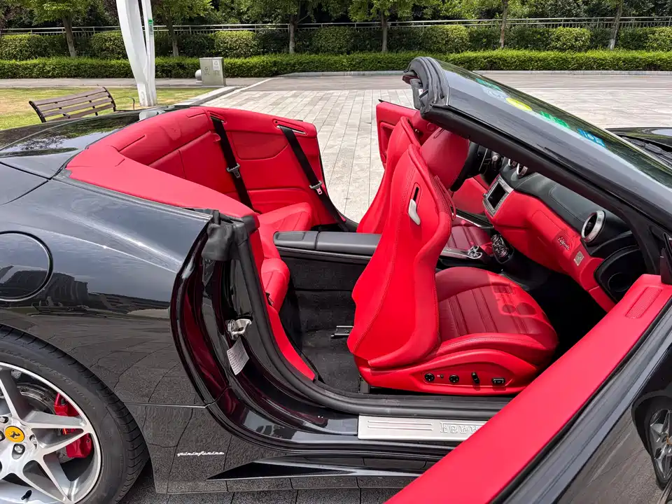Ferrari California T