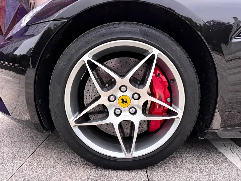 Ferrari California T