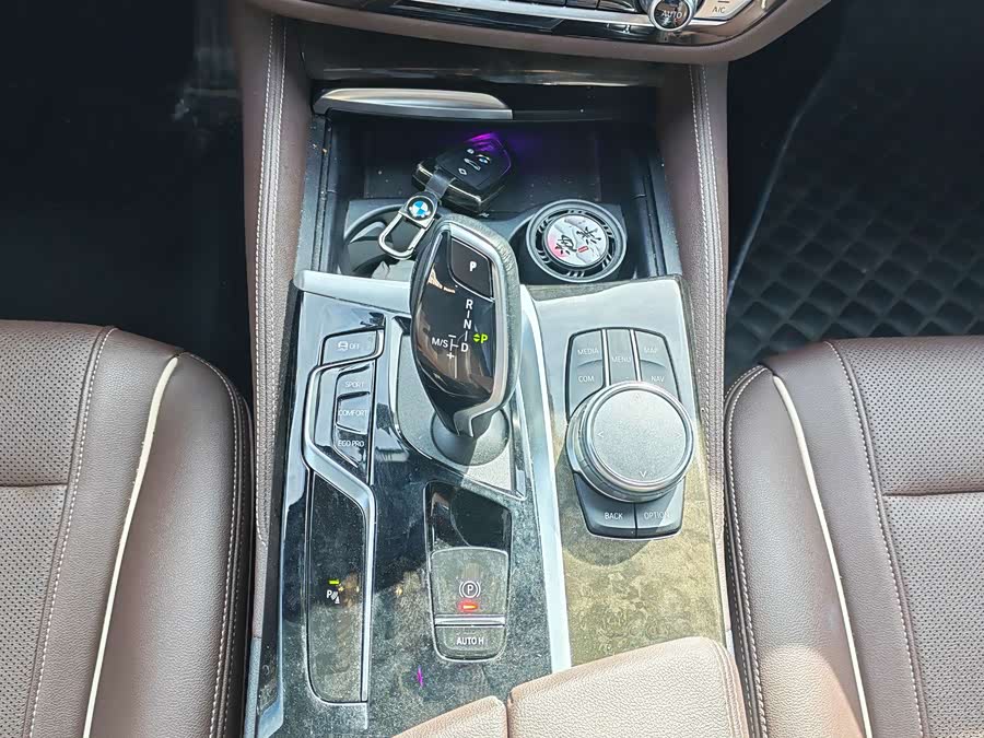 BMW 5 Series 2023, фото 18