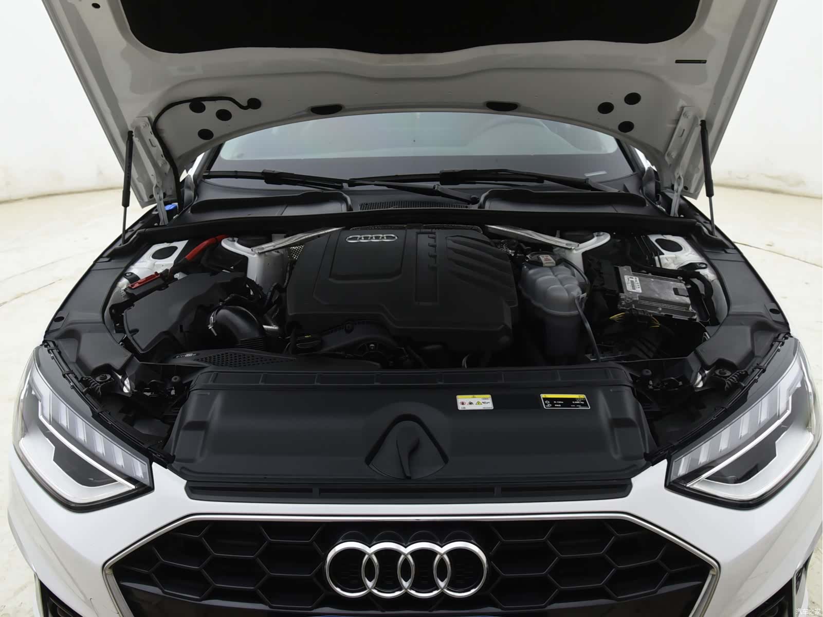 Audi A4L, 2024 все фото