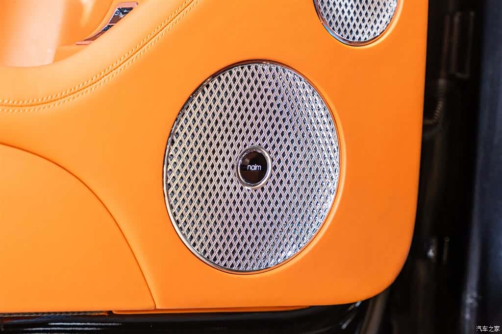 Bentley Bentayga, 2023 14