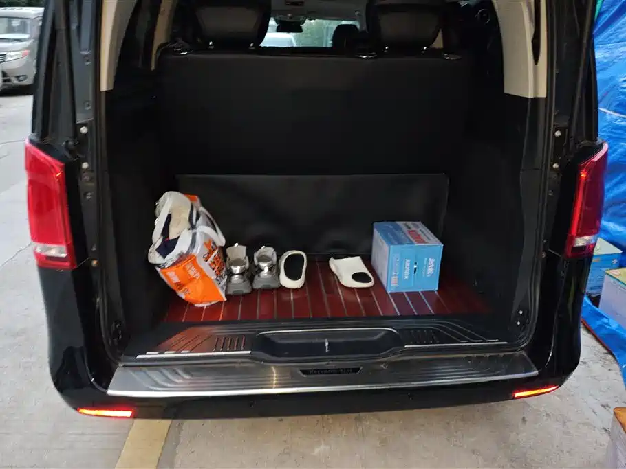 Mercedes-Benz V-class