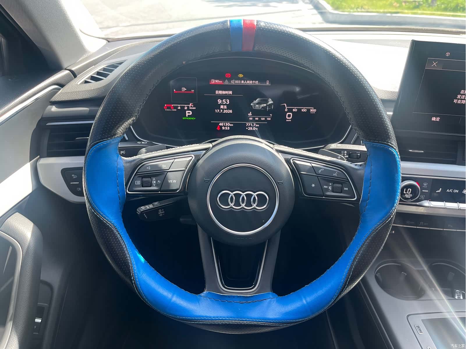 Audi A4L, 2022 все фото
