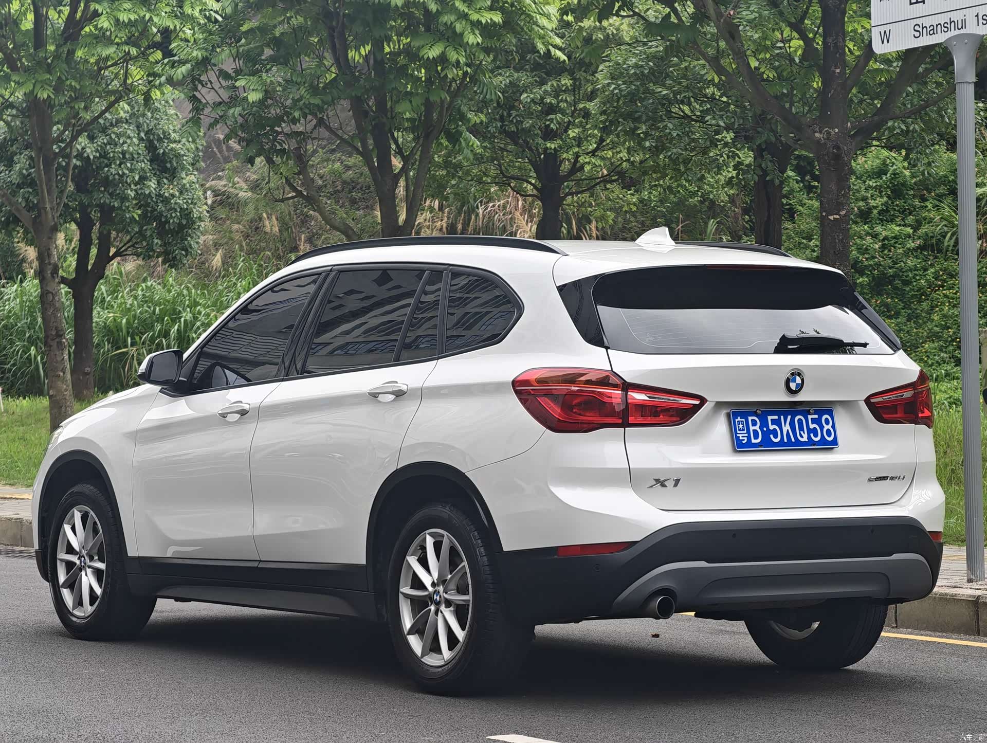 BMW X1, 2019 все фото