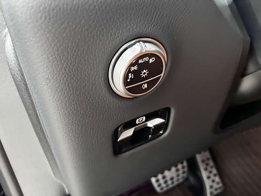Mercedes-Benz GLC-Class 2025, фото 15