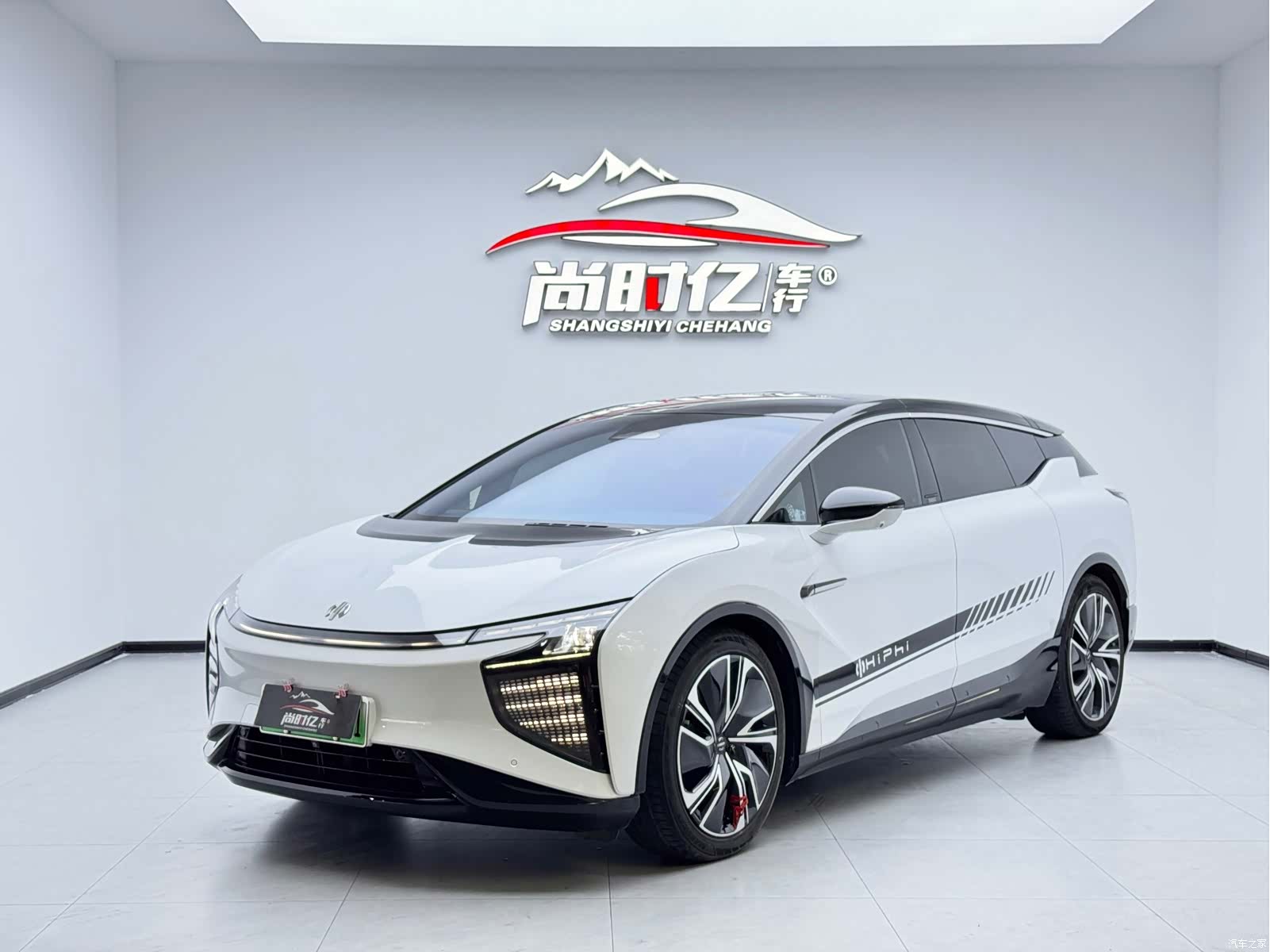 HiPhi X, 2024 1