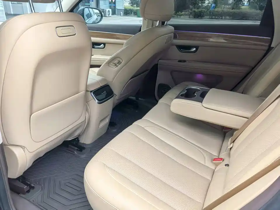 AITO Ask the world M7