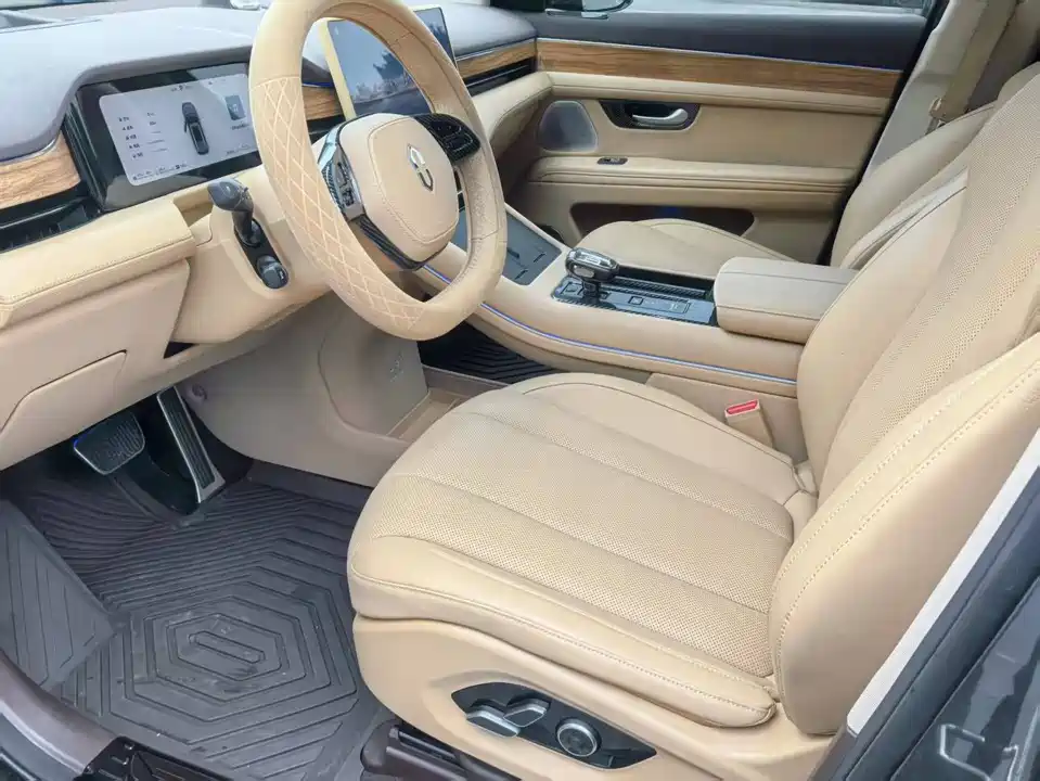 AITO Ask the world M7