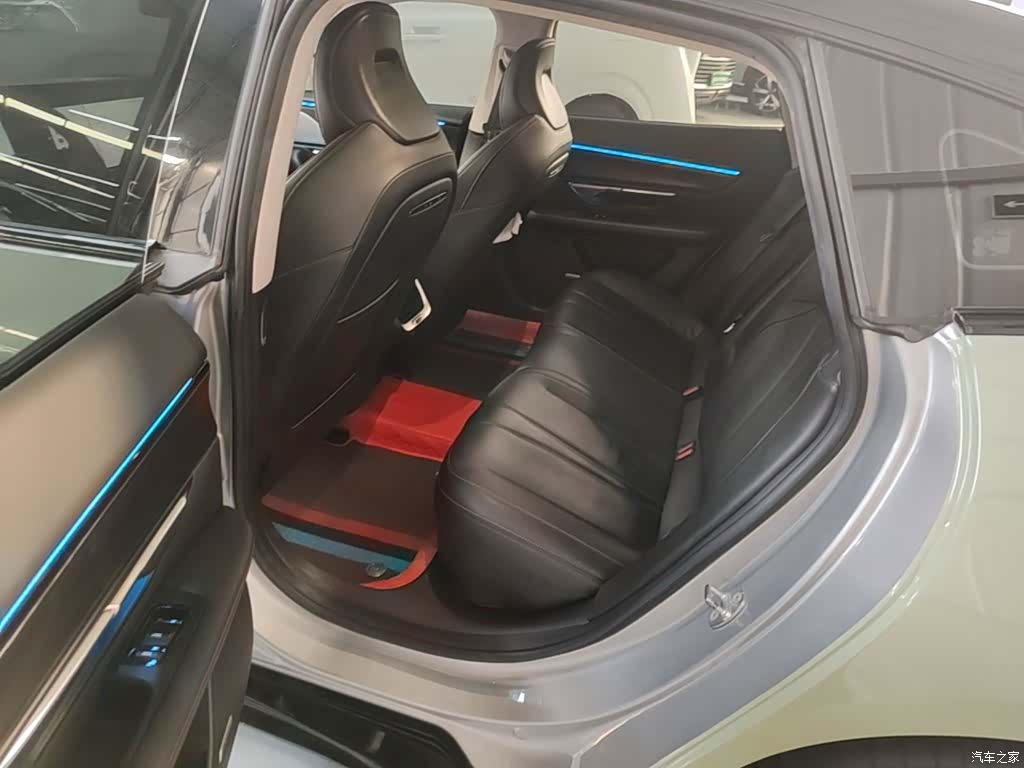Xpeng P7, 2021 17