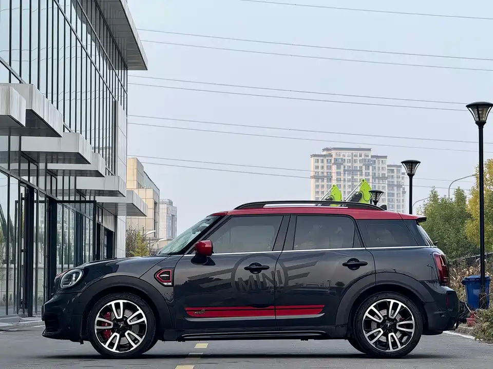 MINI JCW COUNTRYMAN