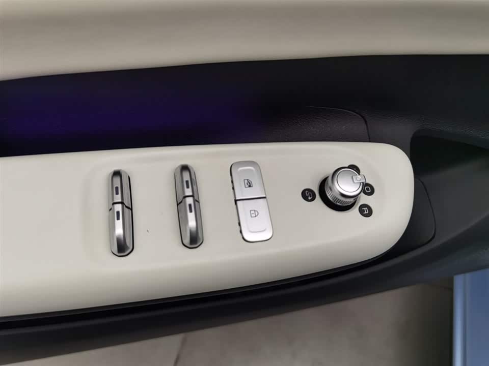 Dongfeng Nammi Nano 01