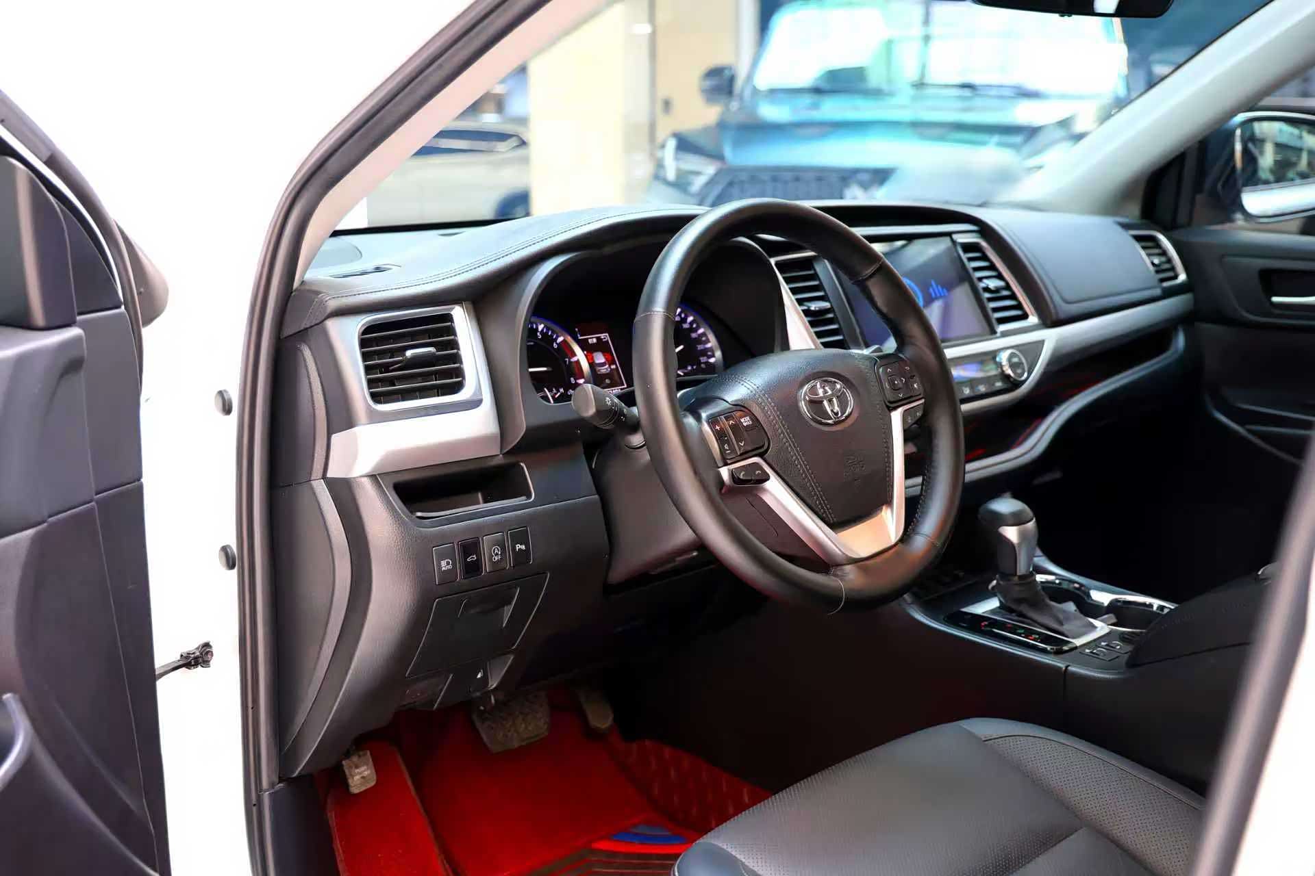 Toyota Highlander, 2021 все фото