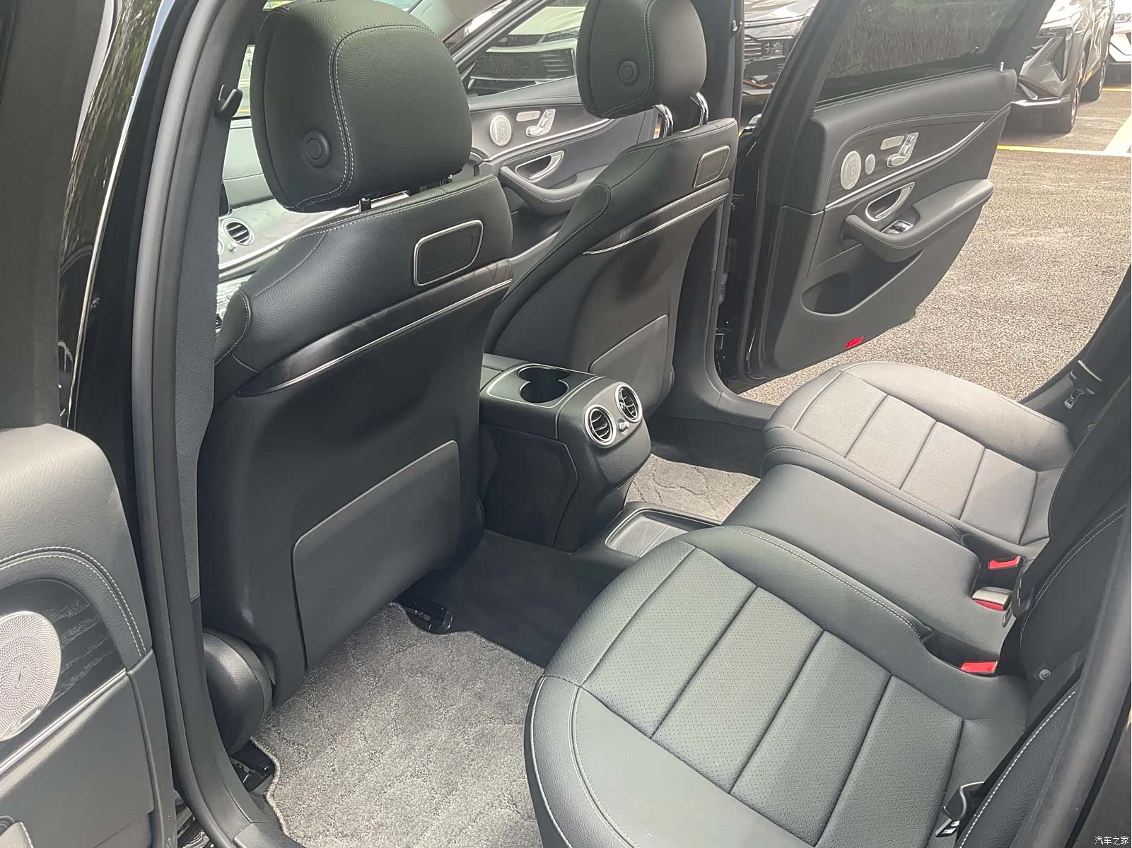 Mercedes-Benz E-Class, 2019 14
