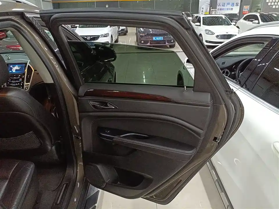 Cadillac SRX