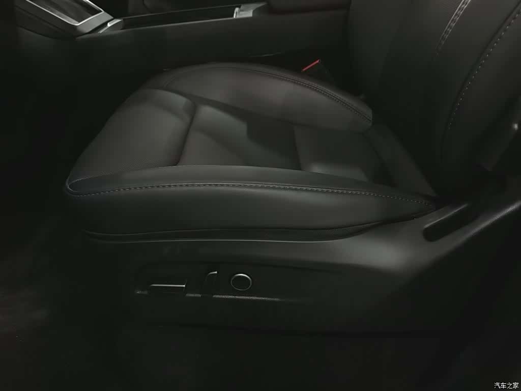 Tesla Model Y, 2025 20