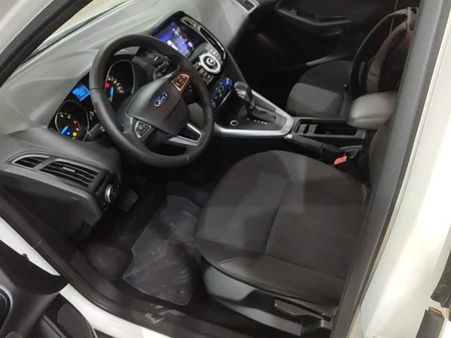 Ford Focus 2016, фото 10