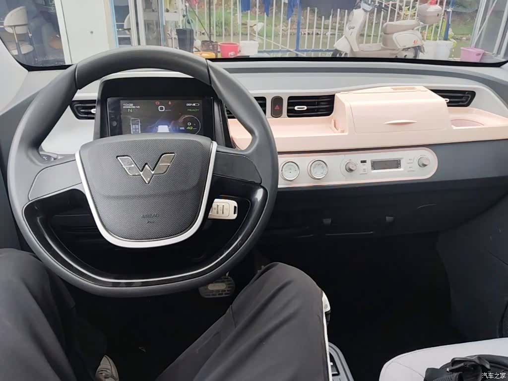 Wuling MINIEV, 2021 10