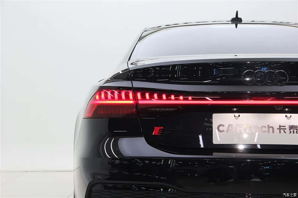 Audi A7L, 2025 11