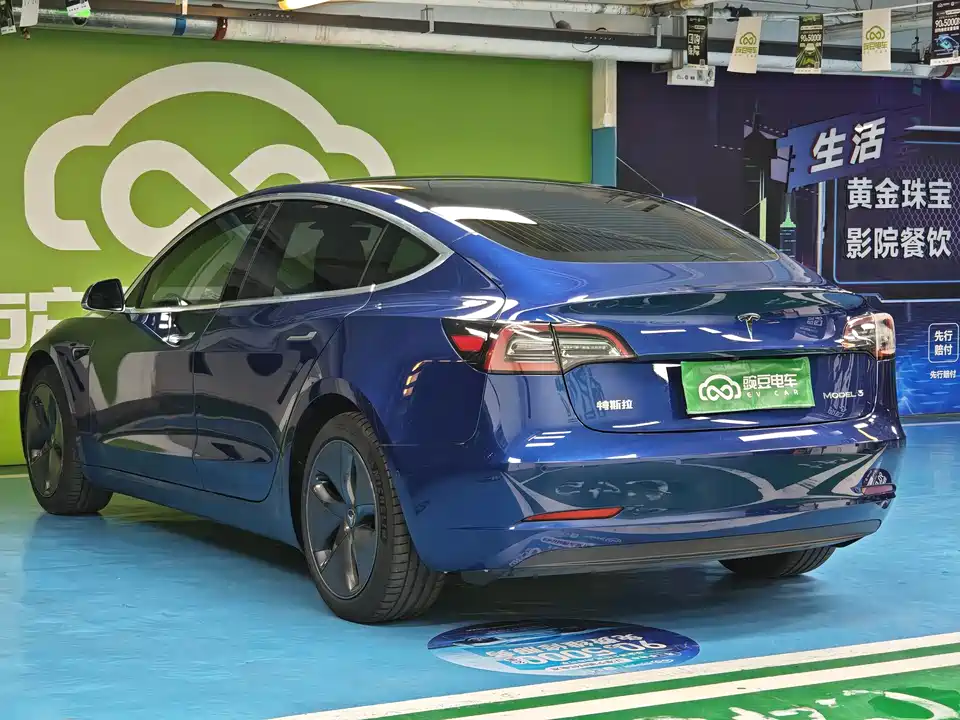 Tesla Model 3 Tesla Model 3